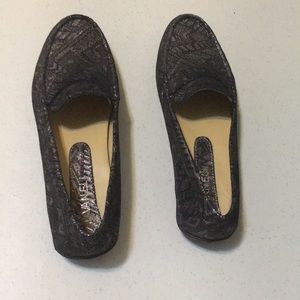 Vaneli brand new metallic loafers size 9 medium